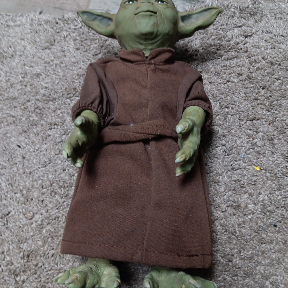 2005 Star Wars Yoda Hasbro Battery Operated 12" Jedi Master Rare